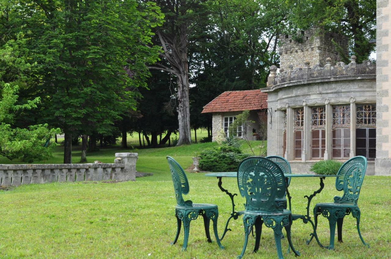 Château du Logis de Roche Clairac  Extérieur photo