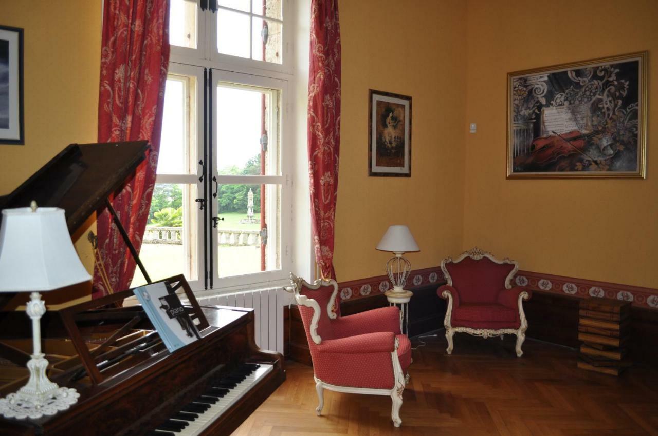 Château du Logis de Roche Clairac  Extérieur photo